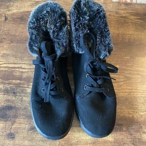 BearPaw Black Lace-Up Faux Fur Winter Boots